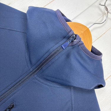 Montbell Trail Action Parka, Women's XL, Navy. This nylon fleece jacket is a perfect outerwear piece. Product code: z00055362.