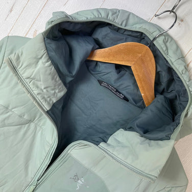 【Women's M グリーン系】 Arcteryx ( アークテリクス ) プロトン ライトウェイト フーディ Proton Lt Hoody 化繊ダウン ウェア トップス アウター ジャケット 化繊インサレーション z00054756  化繊インサレーション アウタ