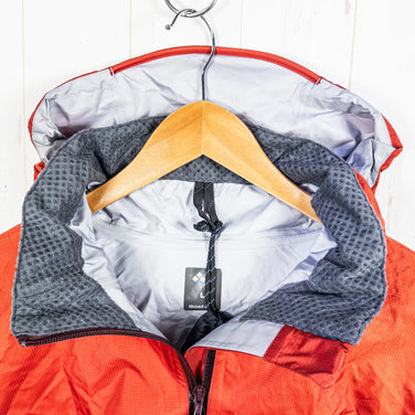 Montbell Storm Cruiser 夹克，男款 L 码，红色。尼龙外套，防雨外套，GORE-TEX 3L（三层）