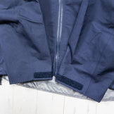 Arcteryx 男款 XS 海军蓝 Beta 夹克，宝石蓝款。这款尼龙外套带防雨功能，实属难得。(z00053320)