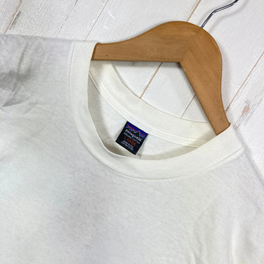 【Men's L ホワイト系】 1998 Patagonia ( パタゴニア ) オーガニックコットン サーフボード ティー 生産終了モデル 入手困難 黒タグ オーガニックコットン ウェア トップス インナー シャツ ショートスリーブTシャツ クルーネック コットン