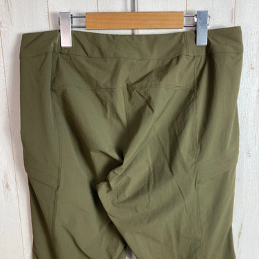 男款32码，绿色：Arcteryx Sabreo长裤，Taan Forest。已停产，难觅踪影。尼龙软壳长裤。z00053913，Taan Forest。