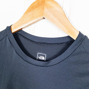 The North Face 男士中长袖 DRY Crew T恤（黑色）。涤纶，长袖圆领，合成面料。产品编号：z00053059。