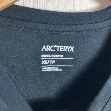 【Men's XS ブラック系】 Arcteryx ( アークテリクス ) イオニア メリノ ウール アーク ワード ショートスリーブ Ionia Merino Wool Arc'Word Short Sleeve メリノウール X000006537 / L08527