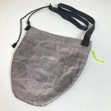 【OneSize グレー系】 Atelier Blue Bottle ( アトリエブルーボトル ) ハイカーズサコッシュ 05DCF Hiker’s SACOCHE-05DCF ライトグレー / LIGHT GRAY 入手困難 ナイロン バッグ ストレージ サコッ - 【公式】2ndGEAR（セカンドギア）Webショップ【登山用品・アウトドア用品専門 買取販売店】