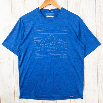 【Men's S ブルー系】 Patagonia ( パタゴニア ) キャプリーン クール デイリー グラフィック シャツ ポリエステル International Men's 化繊 ショートスリーブTシャツ クルーネック インナー シャツ トップス ウェア - 【公式】2ndGEAR（セカンドギア）Webショップ【登山用品・アウトドア用品専門 買取販売店】