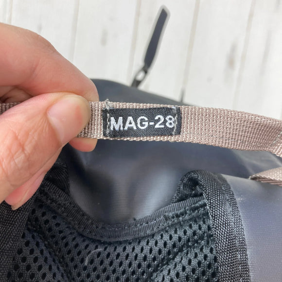 【OneSize ブラック系】 Crux ( クラックス ) マグ 28 Mag 28 ナイロン バッグ ストレージ バックパック デイパック 容量【～29L】 z00058671  デイパック 容量【～29L】 バックパック バッグ ストレージ