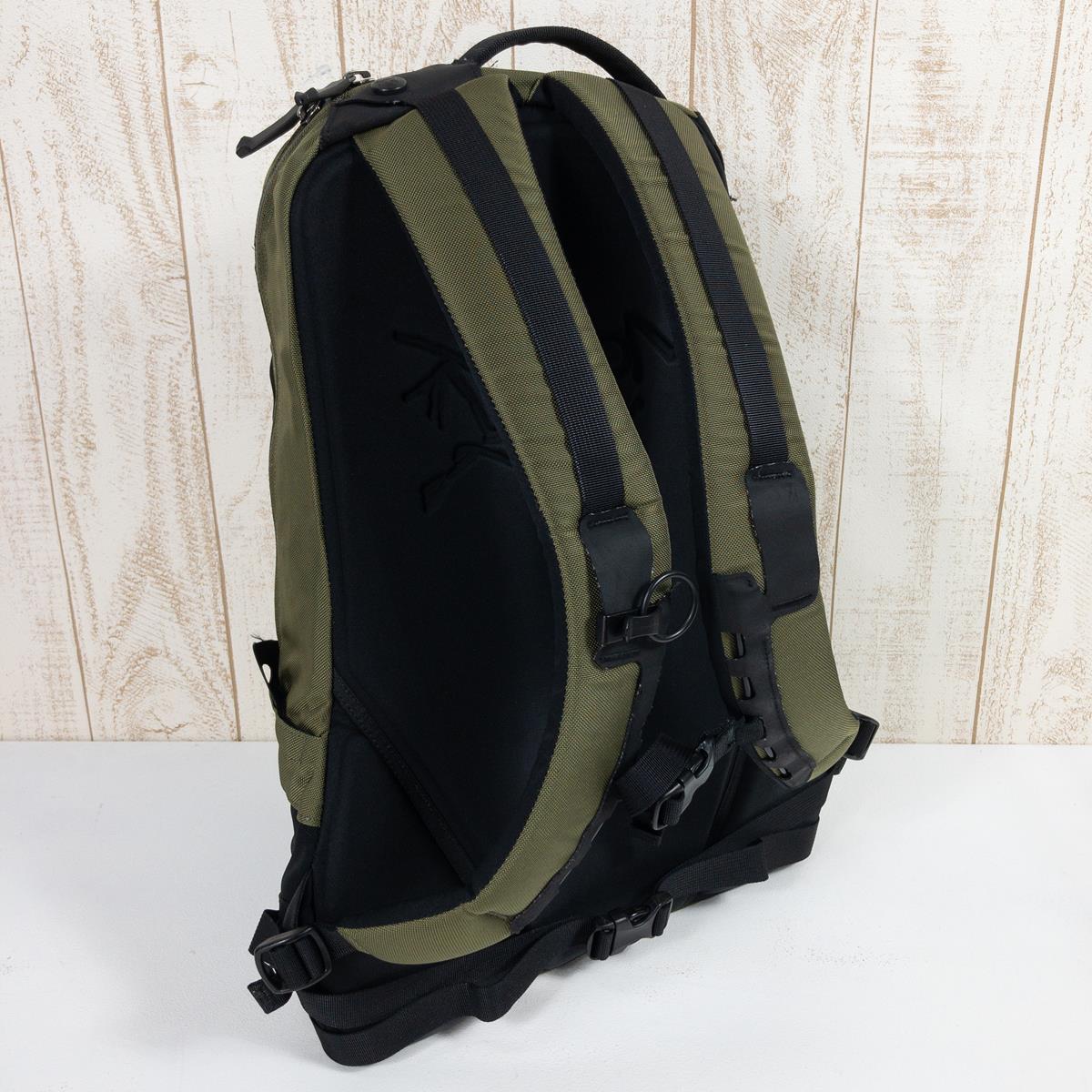 [OneSize 绿色] Arcteryx Arrow 16 Arro 16L 背包日用包 24018/L07277800 28150 Wildwood 日用包容量 [~29L] 背包袋存储