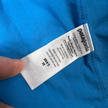 【Men's XS ネイビー系】 2015 Patagonia ( パタゴニア ) ナノエア フーディ Nano-Air Hoody NVYB / ネイビーブルー アクティブインサレーション ウェア トップス アウター ジャケット 化繊インサレーション z000550