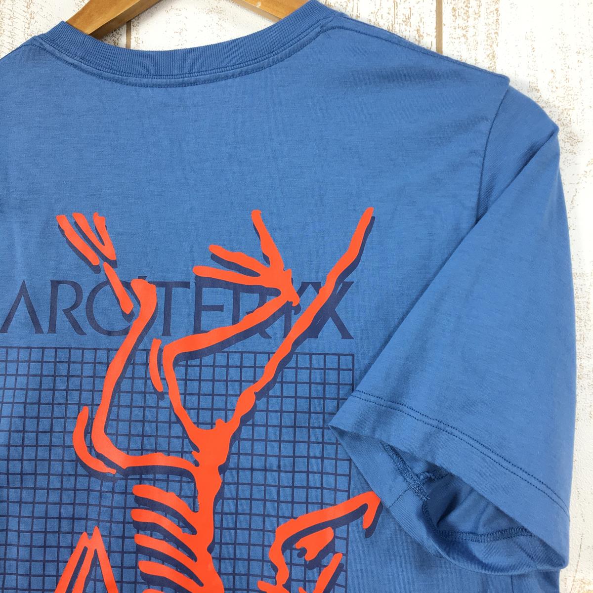 【Men's XS ブルー系】 Arcteryx ( アークテリクス ) アーク マルチバード ロゴ ショートスリーブ Arc Multibird Logo Short Sleeve Tシャツ X000007747 International Men's 02081