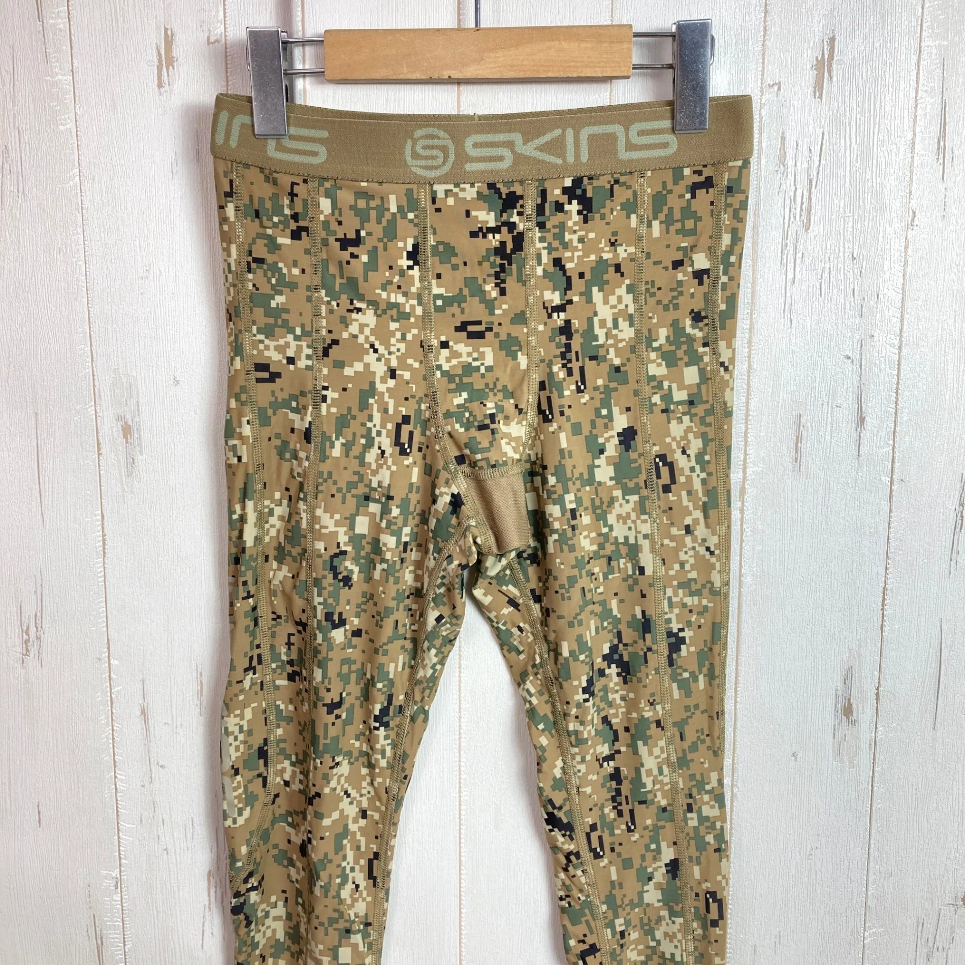 【Men's M ブラウン系】 Skins ( スキンズ ) コンプレッションアンダータイツ デジタルカモ ナイロン ウェア ボトムス タイツ z00051881 デジタルカモ タイツ ボトムス ウェア - 【公式】2ndGEAR（セカンドギア）Webショップ【登山用品・アウトドア用品専門 買取販売店】