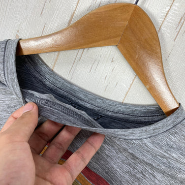 【Men's S グレー系】 2021 Patagonia ( パタゴニア ) ロングスリーブ キャプリーン クール デイリー グラフィック シャツ Long-Sleeved Capilene Cool Daily Graphic Shirt 速乾 / 防臭 /