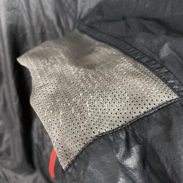 【Men's S グレー系】 Millet ( ミレー ) クルール フーディー ジャケット Couleur Hoodie Jacket ウィンドシェル ウィンドブレーカー ナイロンジャケット MIV0235 Men's ウィンドシェル アウター ジャケット ト - 【公式】2ndGEAR（セカンドギア）Webショップ【登山用品・アウトドア用品専門 買取販売店】