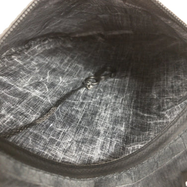 【OneSize ブラック系】 mikikurota（ミキクロタ） ポケット パック ポーチ Pocket Pack Pouch DCF ( ダイニーマ・コンポジット・ファブリック / キューベンファイバー ) クーリエバッグ ショルダーバッグ メッセンジャーバッ - 【公式】2ndGEAR（セカンドギア）Webショップ【登山用品・アウトドア用品専門 買取販売店】