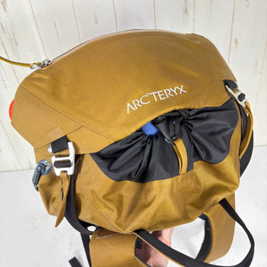 【Unisex OneSize ベージュ系】 Arcteryx ( アークテリクス ) アルファ SK 32 バックパック Alpha SK 32 Backpack 32L AC2 スキー・スノーボードキャリー ナイロン バッグ ストレージ バックパック 容量【30L～54L】