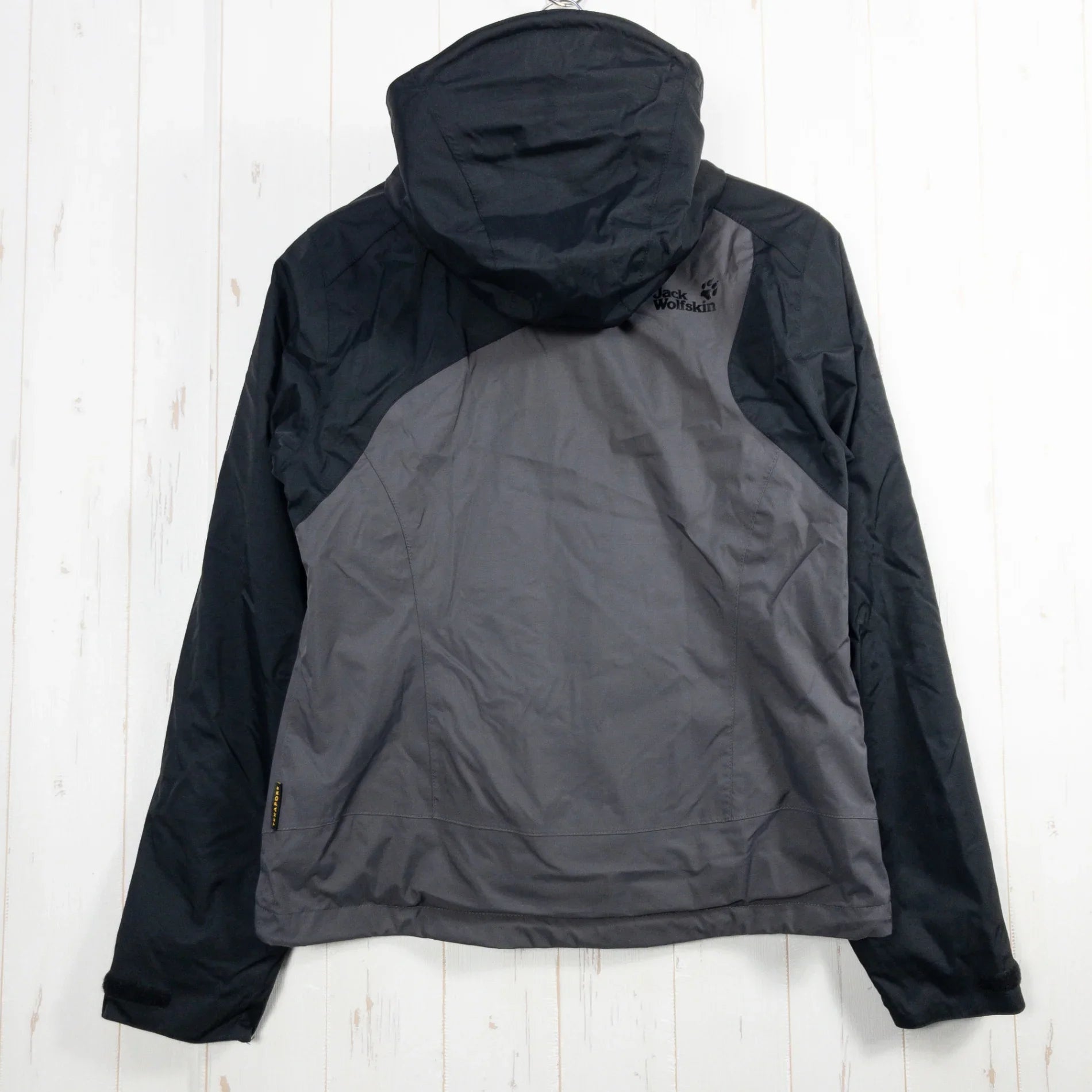 【Women's S ブラック系】 Jackwolfskin ( ジャックウルフスキン ) クールウェーブ ジャケット Cool Wave Jacket 3in1 ジャケット ウェア トップス アウター ジャケット レインシェル z00051312 レインシェル アウ - 【公式】2ndGEAR（セカンドギア）Webショップ【登山用品・アウトドア用品専門 買取販売店】