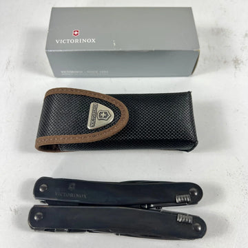 【OneSize ブラック系】 Victorinox ( ビクトリノックス ) スイスツール XBS SwissTool XBS 64015 z00056997  マルチツール 刃物 キャンピングギア