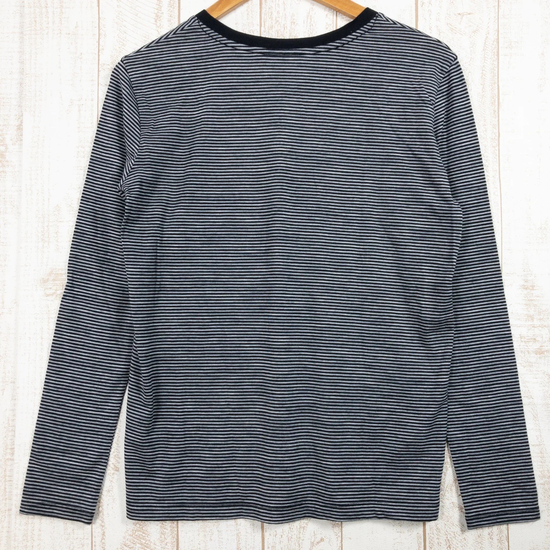 【Women's XS グレー系】 Icebreaker ( アイスブレーカー ) リュクス ライト ロングスリーブ ポケット クルー ストライプ Luxe Lite LS Pocket Crewe Stripe ブラック×メトロヘザー メリノウール ウェア トップス - 【公式】2ndGEAR（セカンドギア）Webショップ【登山用品・アウトドア用品専門 買取販売店】