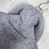 Sanseisha 男士中灰色 Caravan 针织抓绒背心。这款涤纶抓绒背心是任何造型的完美搭配。产品代码：z00054614。