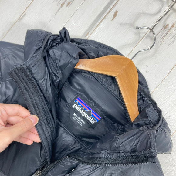 【Men's M ブラック系】 2019 Patagonia ( パタゴニア ) マクロ パフ フーディ Macro Puff Hoody 生産終了モデル 入手困難 化繊ダウン ウェア トップス アウター ジャケット 化繊インサレーション z00059247  化繊