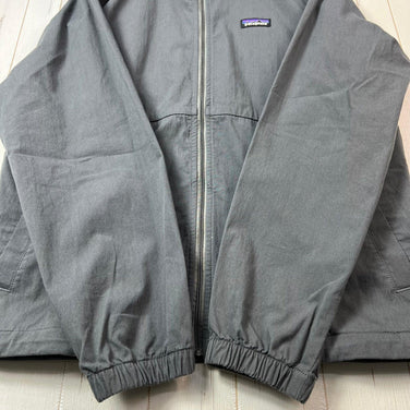 2024 Patagonia Nomader 夹克 FGE / Forge Grey，男款中号，灰色。有机棉。产品代码：z00054618 FGE。