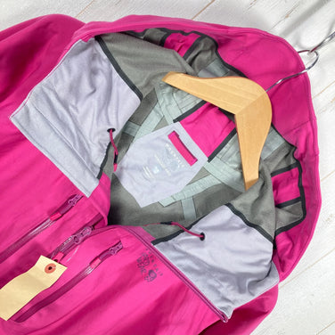 Mountain Hardwear Alchemy Hooded Jacket, Women's Medium, Pink. This nylon softshell jacket is a perfect outerwear piece. (Product code: z00053760)
