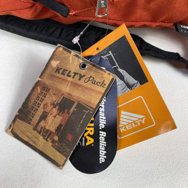 【OneSize オレンジ系】 Kelty ( ケルティ ) デイパック 18L DayPack 18L Rust 旧タグ 復刻モデル 入手困難 US HERITAGE Line モデル ナイロン バッグ ストレージ バックパック デイパック 容量【～29L】 z0