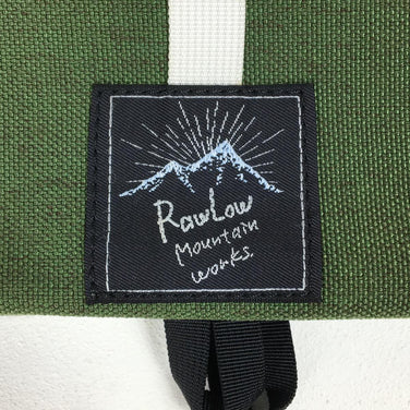 【OneSize グリーン系】 Rawlow Mountain Works ( ロウロウマウンテンワークス ) タビチビトート Tabitibi Tote コーデュラナイロン サコッシュ ショルダーバッグ サッチェル ポーチ 生産終了カラー 入手困難 ショルダーバ - 【公式】2ndGEAR（セカンドギア）Webショップ【登山用品・アウトドア用品専門 買取販売店】