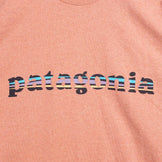 【Men's XS オレンジ系】 Patagonia ( パタゴニア ) ロングスリーブ '73 テキスト ロゴ レスポンシビリティー L/S ’73 Text Logo Responsibili Tee コットン 37780 International Men's - 【公式】2ndGEAR（セカンドギア）Webショップ【登山用品・アウトドア用品専門 買取販売店】
