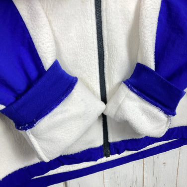 The North Face Denali 2 Jacket, Men's, Small, Blue. Discontinued and Hard to Find. Made to European and American standards. Polyester fleece outerwear. (z000539)