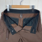 男士小号棕色 Prana 七分工装裤，已停产款式，很难找到。尼龙软壳短裤 (z00054297)。