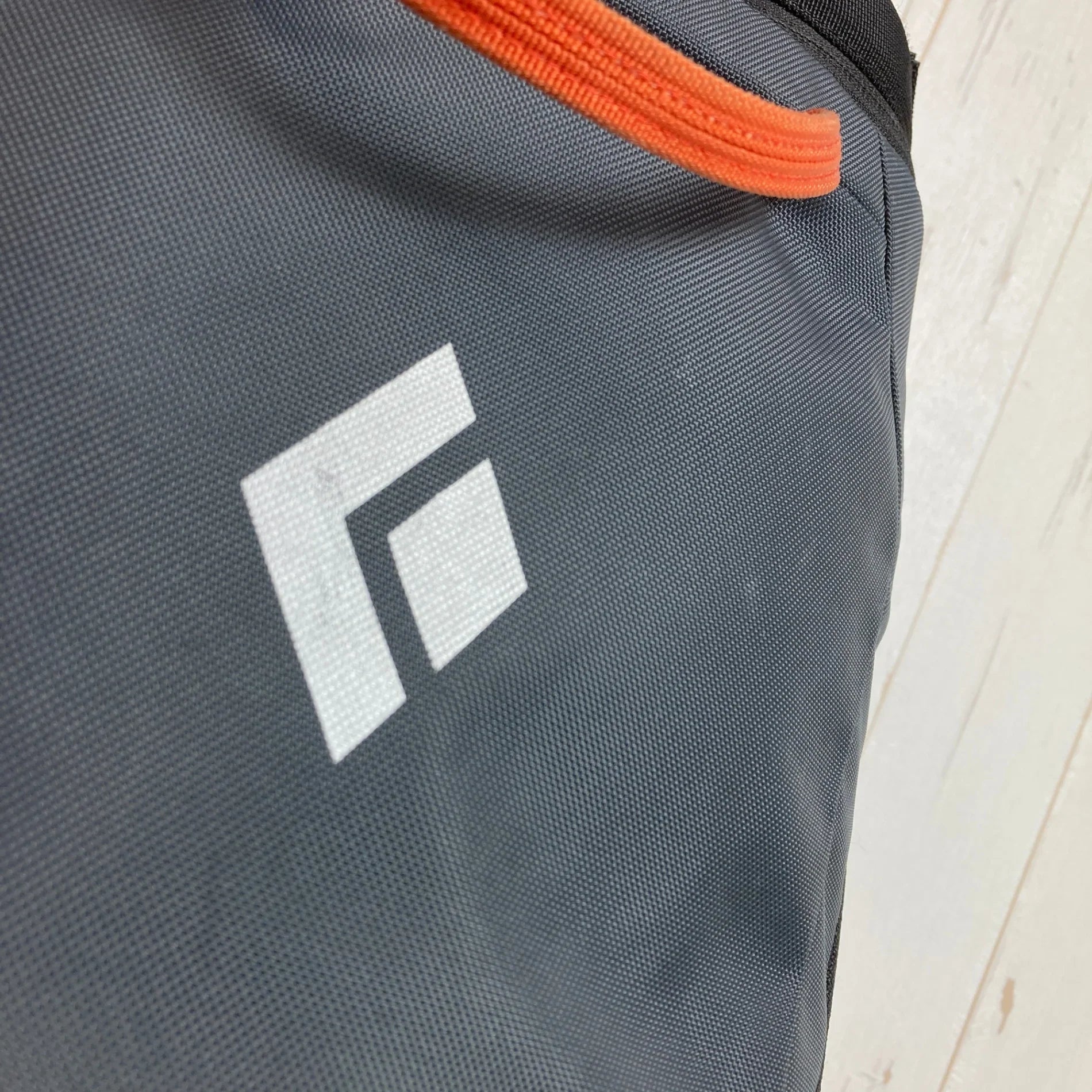 【OneSize グレー系】 Black Diamond ( ブラックダイヤモンド ) クラッグ 40 Crag 40 カーボン ナイロン バッグ ストレージ バックパック 容量【30L～54L】 z00052370 カーボン 容量【30L～54L】 バックパック - 【公式】2ndGEAR（セカンドギア）Webショップ【登山用品・アウトドア用品専門 買取販売店】