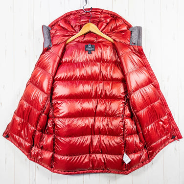 Montbell Alpine 羽绒派克大衣，男款 L 码，红色。这款羽绒保暖外套非常适合日常穿着。(z00053180)