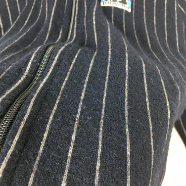 【Men's S ネイビー系】 Patagonia ( パタゴニア ) キルト アゲイン ジャケット Quilt Again Jacket リサイクル ウール フリース 白タグ 復刻 生産終了モデル 入手困難 20301 International Men's RY - 【公式】2ndGEAR（セカンドギア）Webショップ【登山用品・アウトドア用品専門 買取販売店】