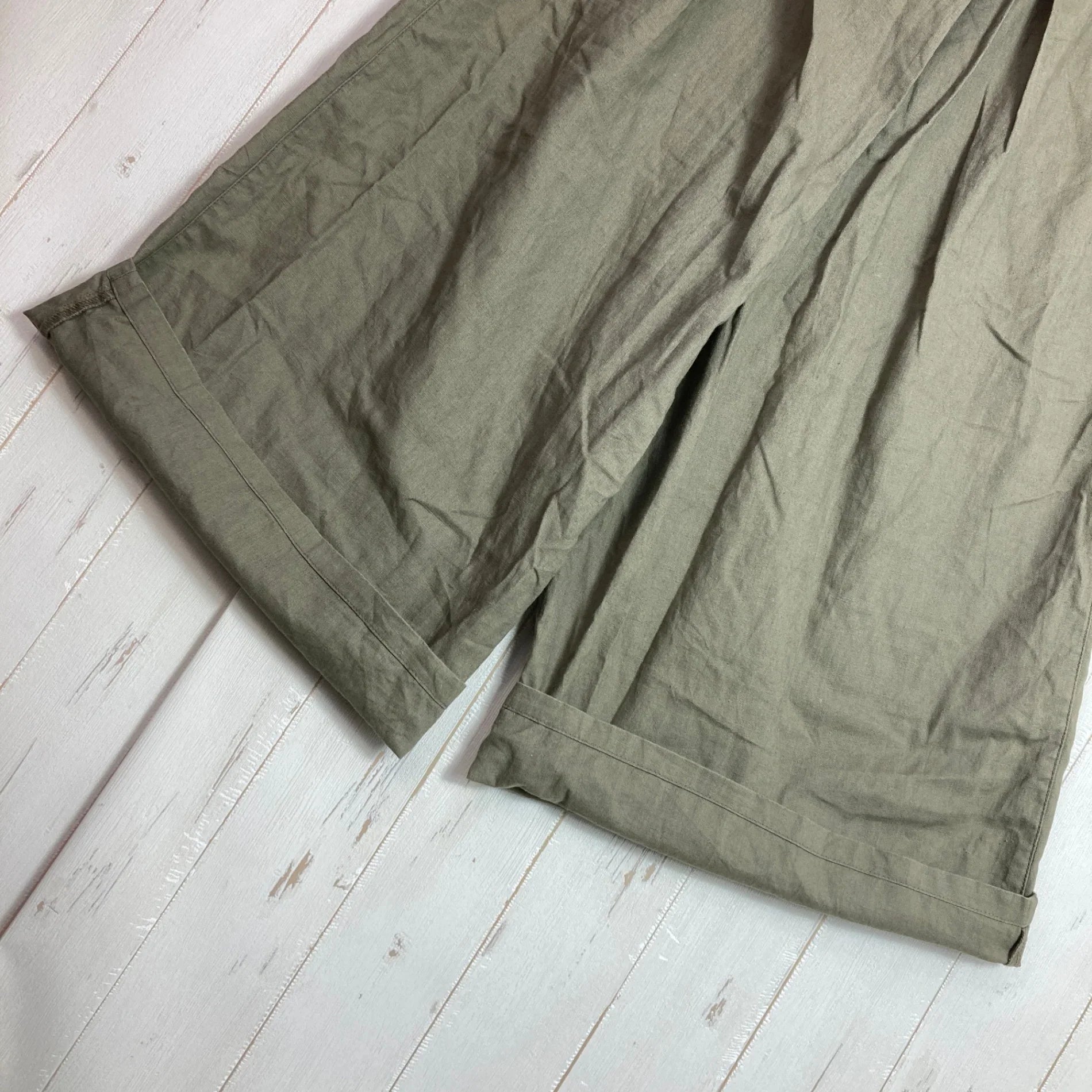 【Women's S グリーン系】 Gramicci ( グラミチ ) リネン ラップ フレア パンツ LINEN WRAP FLARE PANTS ASHGREEN ウェア ボトムス ロングパンツ コットン z00052001 ASHGREEN コットン ロングパンツ - 【公式】2ndGEAR（セカンドギア）Webショップ【登山用品・アウトドア用品専門 買取販売店】