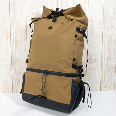 【Unisex OneSize ベージュ系】 holo（ホロ） ユーティリティ バックパック Utility Back Pack コヨーテ バッグ ストレージ バックパック 容量【30L～54L】 X-Pac VX21 ( エックスパック VX21 ) z00050353 コヨー - 【公式】2ndGEAR（セカンドギア）Webショップ【登山用品・アウトドア用品専門 買取販売店】