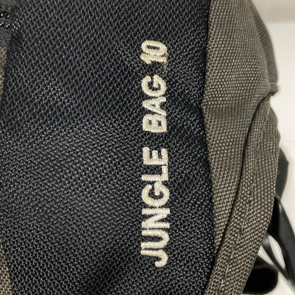 【OneSize グレー系】 Jackwolfskin ( ジャックウルフスキン ) ジャングル バッグ 10 Jungle Bag 10 ポリエステル バッグ ストレージ ショルダーバッグ z00059287  ショルダーバッグ バッグ ストレージ