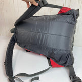 均码红色Gregory日用及半包（2000），红色防撕裂尼龙材质，配银色标签（旧标签）。已停产，难寻。尼龙收纳背包。