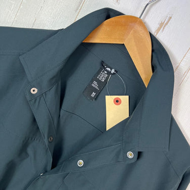 男式 M 海军蓝 Mountain Hardwear Shade Lite 长袖衬衫，涤纶，上衣，汗衫，长袖衬衫