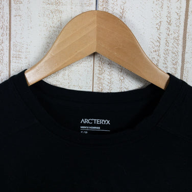 【Men's S ブラック系】 Arcteryx ( アークテリクス ) イオニア メリノ ウール ショートスリーブ Ionia Merino Wool Short Sleeve メリノウール X000006816 / L08510600 International - 【公式】2ndGEAR（セカンドギア）Webショップ【登山用品・アウトドア用品専門 買取販売店】