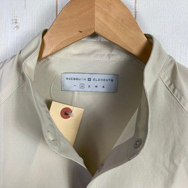 【Men's 2 ベージュ系】 Axesquin Elements ( アクシーズクインエレメンツ ) ソフトシェルのバンドカラーシャツ Soft Shell Band Collar Shirt ナイロン ウェア トップス インナー シャツ ロングスリーブシャツ 化