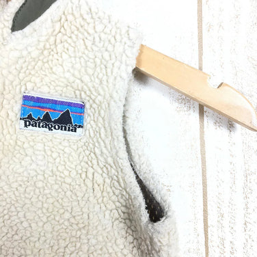 【Baby's 24M アイボリー系】 Patagonia ( パタゴニア ) ベビー レトロ ベスト Baby Retro Vest パイル フリース デカタグ 初期タグ 復刻 生産終了モデル 入手困難 61010 International Baby's NWM Nat - 【公式】2ndGEAR（セカンドギア）Webショップ【登山用品・アウトドア用品専門 買取販売店】