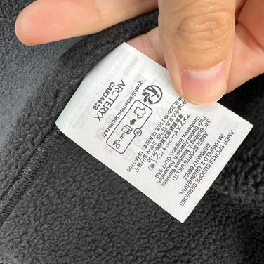 Men's Small Arcteryx Covert Hoody in Black Heather (018169) - Hard-to-find polyester fleece jacket/top (z00054616)