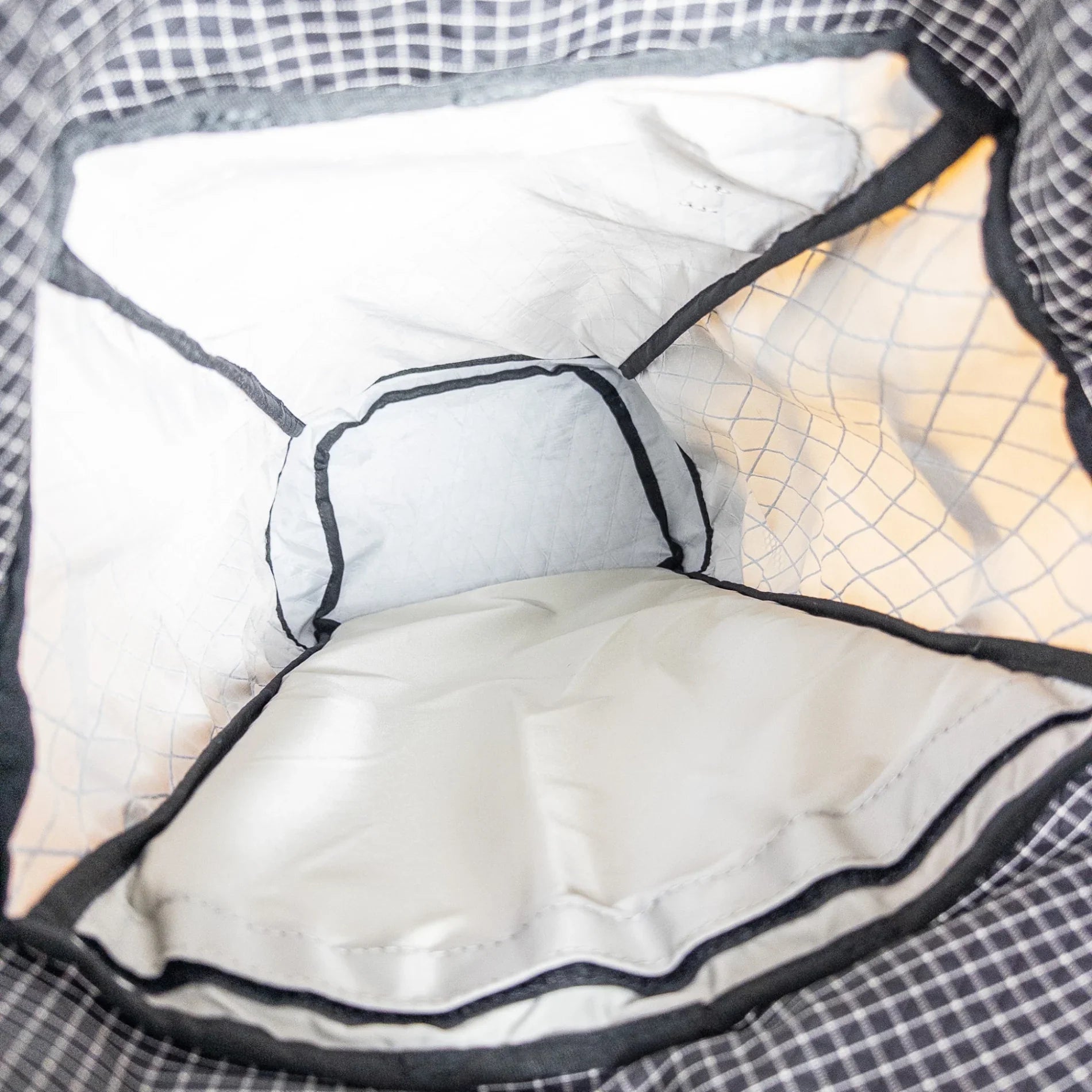 【OneSize ベージュ系】 Rawlow Mountain Works ( ロウロウマウンテンワークス ) バンビ X-Pac edition コヨーテ ナイロン バッグ ストレージ バックパック デイパック 容量【～29L】 X-Pac VX21 ( エックス - 【公式】2ndGEAR（セカンドギア）Webショップ【登山用品・アウトドア用品専門 買取販売店】