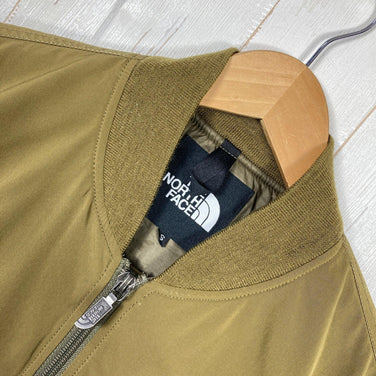 The North Face Men's Insulation Bomber Jacket, Size Small, Green. Polyester outerwear with synthetic insulation. (z0005)