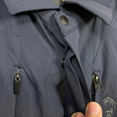 男款 Teton Bros Journey 衬衫，L 码，海军蓝。这款短袖合成尼龙衬衫非常适合用作内衣或上衣。产品编号：z00053739。