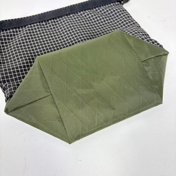 【OneSize グリーン系】 Light Sewing Machine ( ライトソーイングマシン ) チョークポッド Chalk Pod チョークバッグ  Olive green z00057437 Olive green ロッククライミングギア