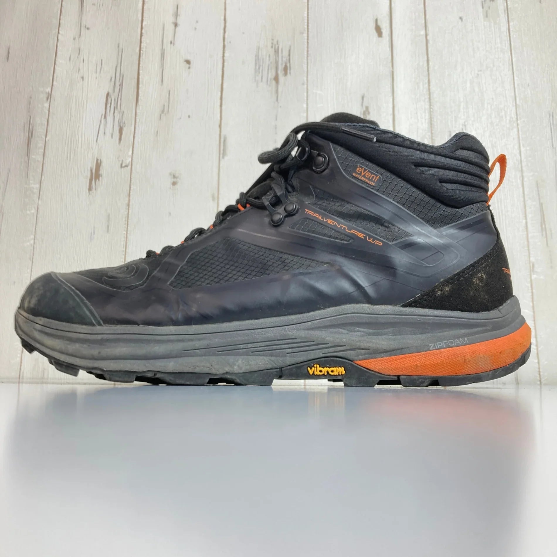 【Men's 28.5cm ブラック系】 Topo Athletic ( トポ アスレチック ) トレイル ベンチャー ウォータープルーフ M-Trailventure WP Black / Orange フットウェア トレッキングブーツ eVent ( イーベント ) z0 - 【公式】2ndGEAR（セカンドギア）Webショップ【登山用品・アウトドア用品専門 買取販売店】