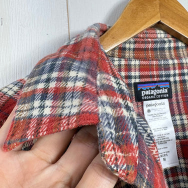 【Men's M レッド系】 2011 Patagonia ( パタゴニア ) ロングスリーブ フィヨルド フランネル シャツ Long-Sleeved Fjord Flannel Shirt CYO オーガニックコットン100% 厚手フランネル オーガニックコッ