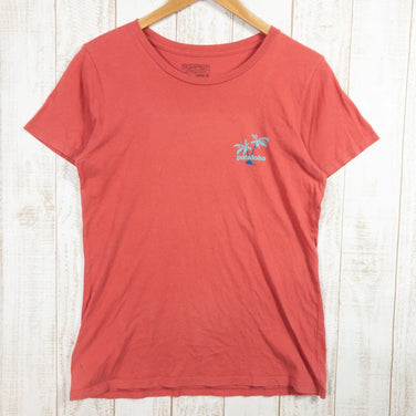 【Women's S レッド系】 2016 Patagonia ( パタゴニア ) パタロハ サイン Tシャツ Pataloha Sign T-Shirt SUMR オーガニックコットン ウェア トップス インナー シャツ ショートスリーブTシャツ クルーネック 化繊 - 【公式】2ndGEAR（セカンドギア）Webショップ【登山用品・アウトドア用品専門 買取販売店】